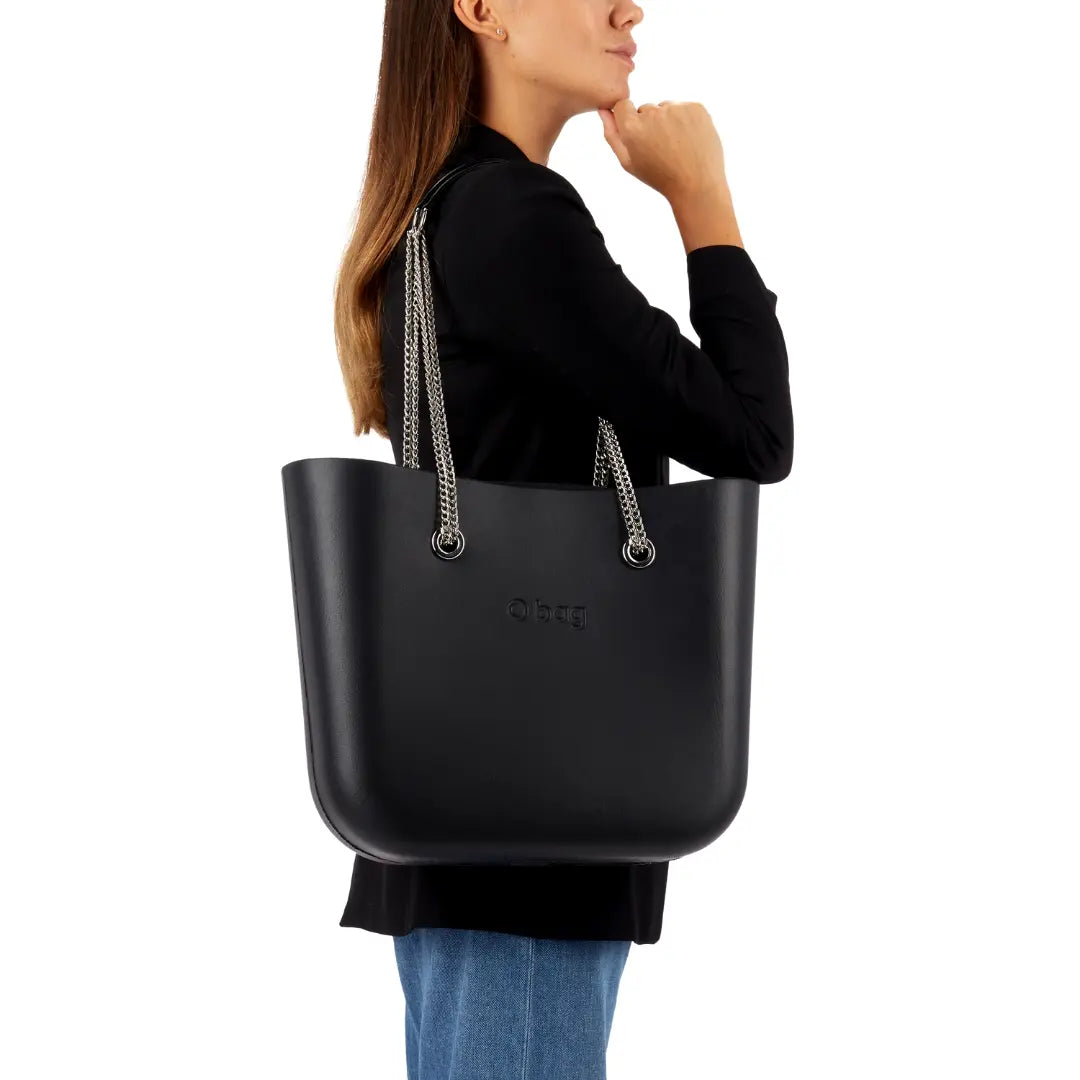 O bag Black on woman model