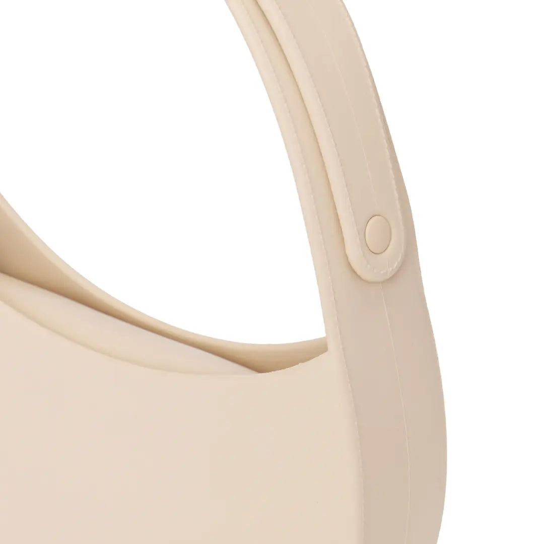 O bag Venice Sand light beige close-up